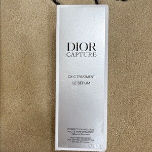 Dior Capture Le Sérum in Elegant Silver